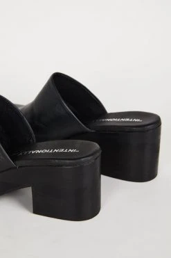 Intentionally Blank 12DOZEN CLOG Black