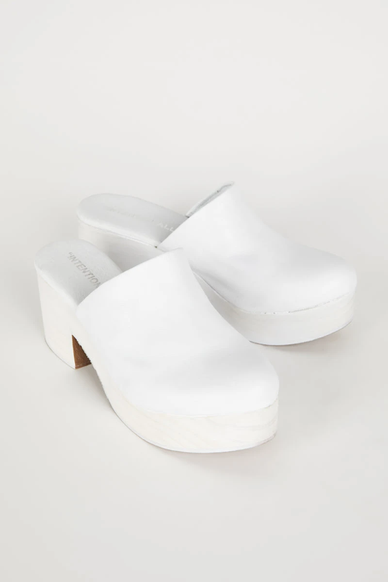 Intentionally Blank 12DOZEN CLOG White NEW ARRIVALS 3 Intentionally Blank 12DOZEN CLOG White NEW ARRIVALS