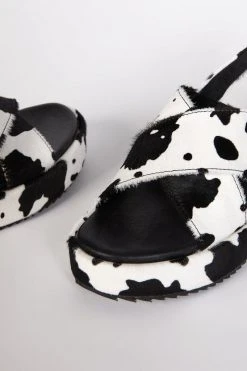 Intentionally Blank SHOES SUM FLATFORM SANDAL Black Moo