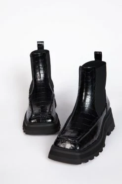 Intentionally Blank CHAMPS PULL ON BOOT Black