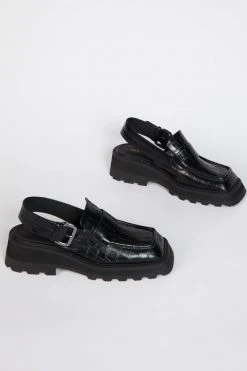 Intentionally Blank NO ISSUE LOAFER Black