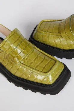 Intentionally Blank NO ISSUE LOAFER Apple SHOES