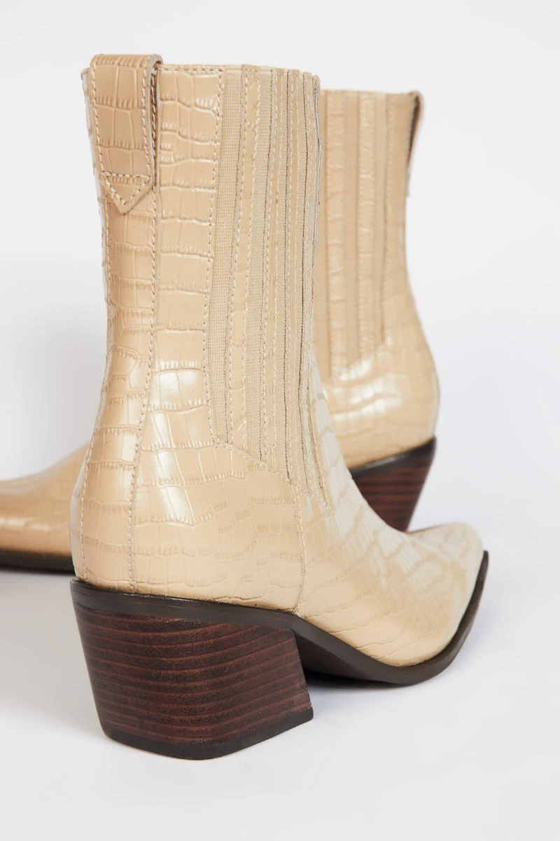 Intentionally Blank HILLARY HEELED BOOT Ojai 7 Intentionally Blank HILLARY HEELED BOOT Ojai