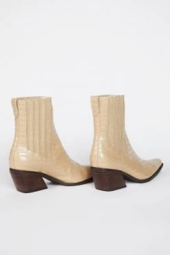 Intentionally Blank HILLARY HEELED BOOT Ojai 10 Intentionally Blank HILLARY HEELED BOOT Ojai