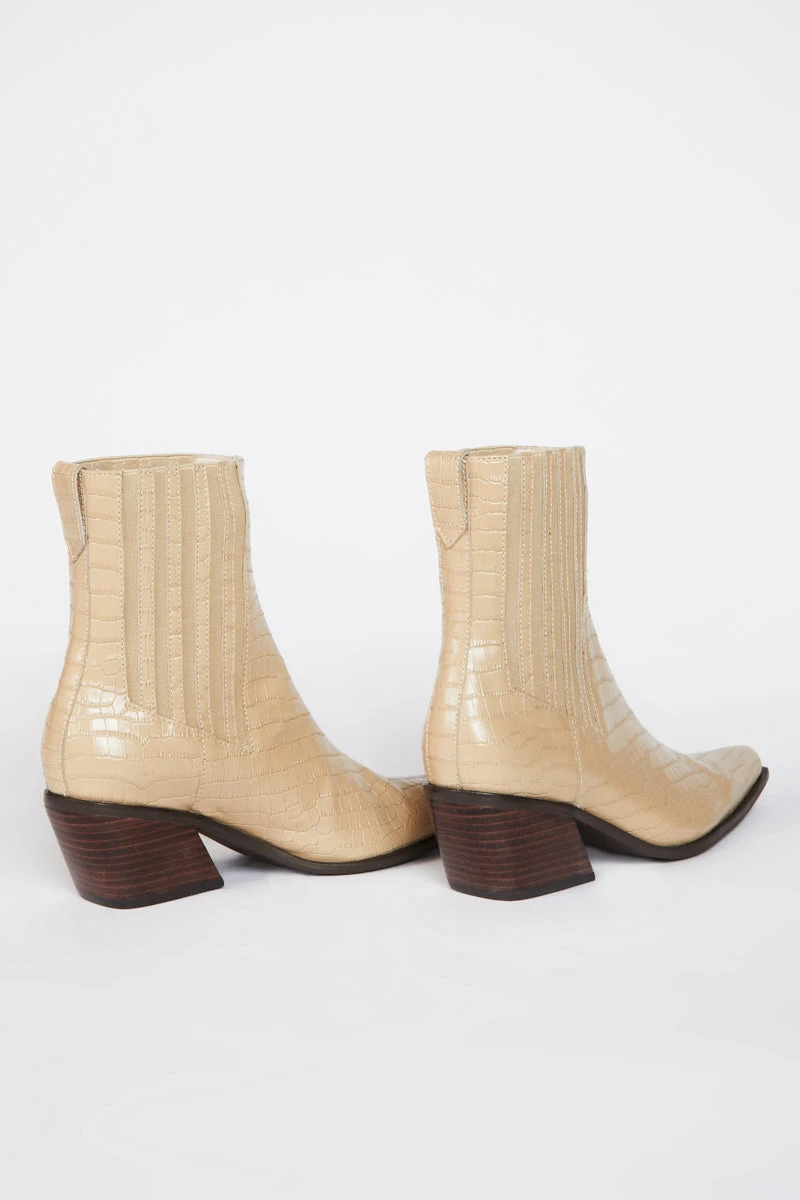 Intentionally Blank HILLARY HEELED BOOT Ojai 5 Intentionally Blank HILLARY HEELED BOOT Ojai