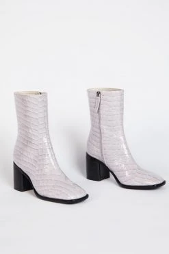 Intentionally Blank SHOES CONTOUR HEELED BOOT Lilac