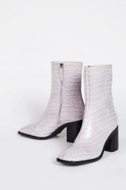 Intentionally Blank SHOES CONTOUR HEELED BOOT Lilac