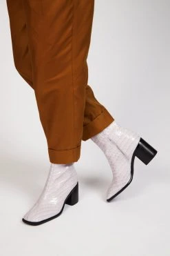 Intentionally Blank SHOES CONTOUR HEELED BOOT Lilac