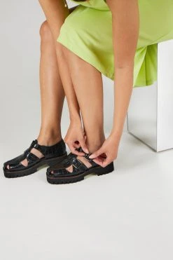 Intentionally Blank NEW SHOES CORNER POCKET SANDAL Black