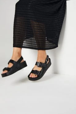 Intentionally Blank EXXY FLATFORM SANDAL Black