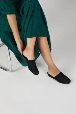 Intentionally Blank TOUCH SLIP ON Black NEW SHOES