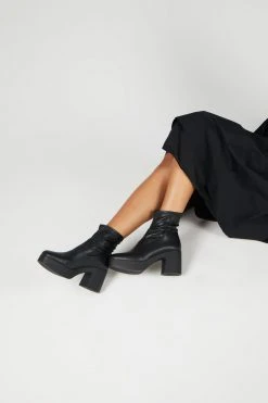 Intentionally Blank MARLOWE PLATFORM BOOT Black Vegan