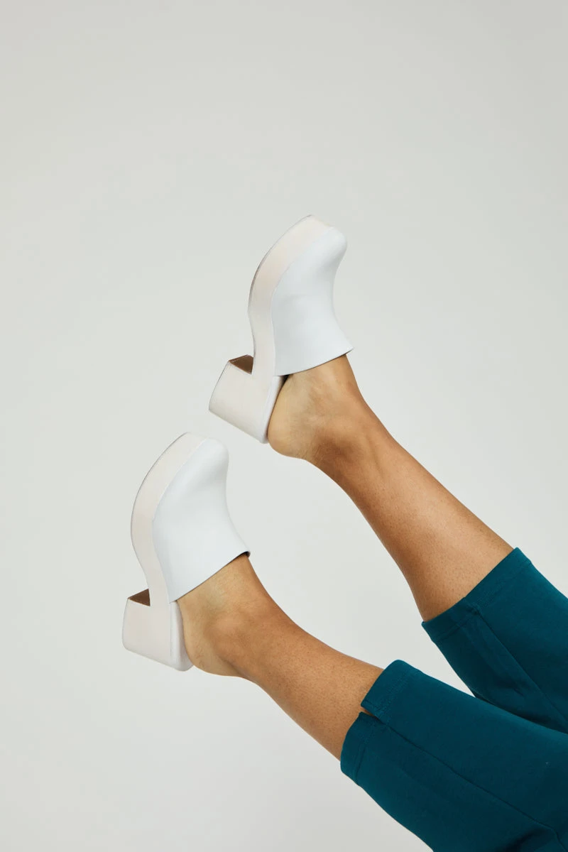 Intentionally Blank 12DOZEN CLOG White NEW ARRIVALS 4 Intentionally Blank 12DOZEN CLOG White NEW ARRIVALS