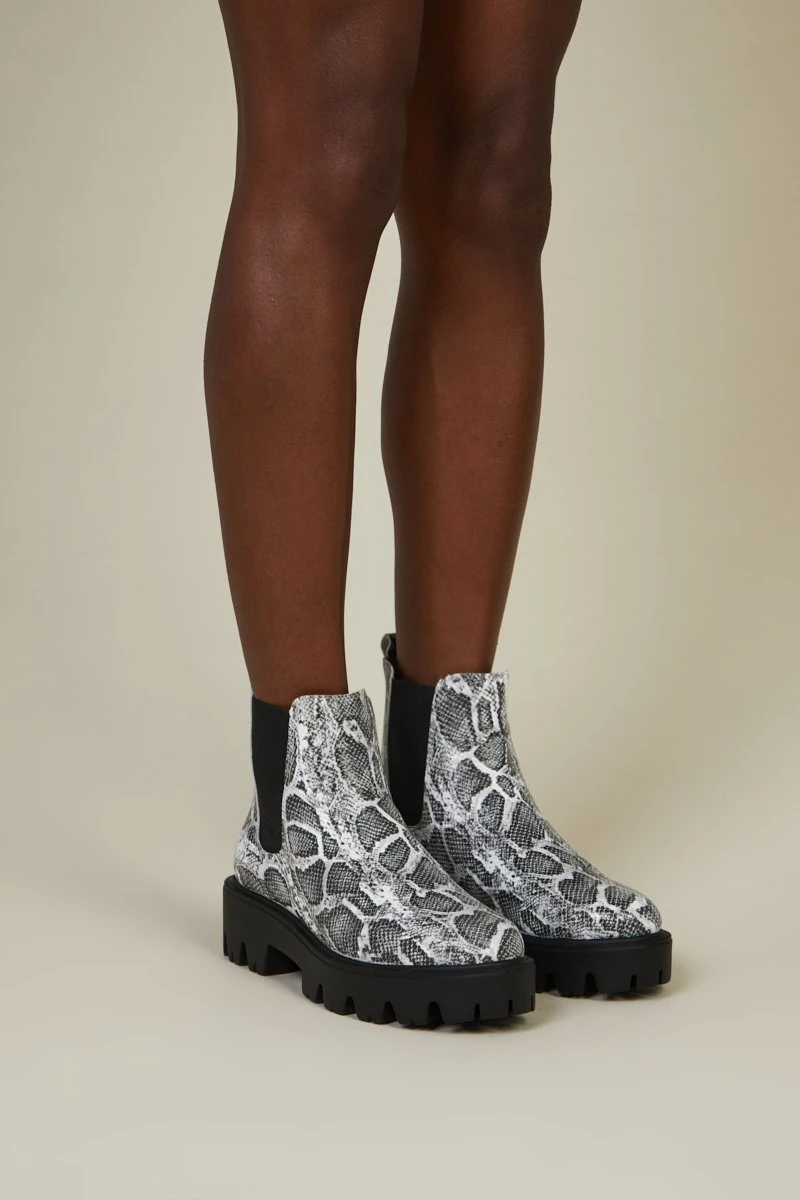 Intentionally Blank SHOES ALEX PLATFORM BOOT White Python 5 Intentionally Blank SHOES ALEX PLATFORM BOOT White Python