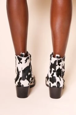 Intentionally Blank SHOES BANKS CHELSEA BOOT Moo
