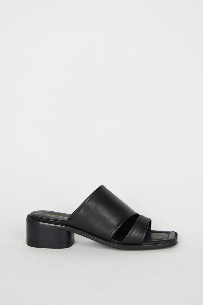 Intentionally Blank BARBARA SANDAL Black 8 Intentionally Blank BARBARA SANDAL Black