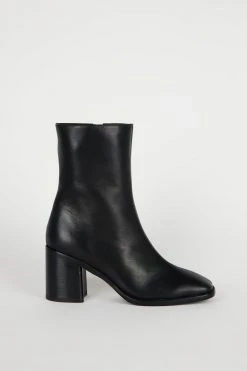 Intentionally Blank SHOES CONTOUR HEELED BOOT Black Leather