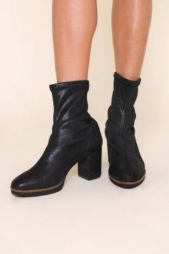 Intentionally Blank DAFINA HEELED BOOT Black