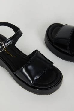 Intentionally Blank DISHES FLATFORM SANDAL Black