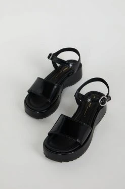 Intentionally Blank DISHES FLATFORM SANDAL Black