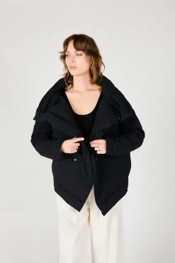 Intentionally Blank FOLDEN PUFFER JACKET BLACK