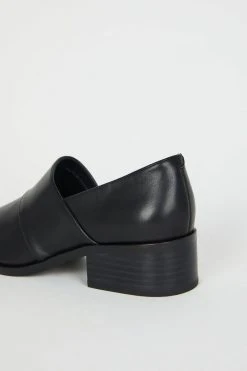 Intentionally Blank NEW SHOES GIRAFFE SANDAL Black