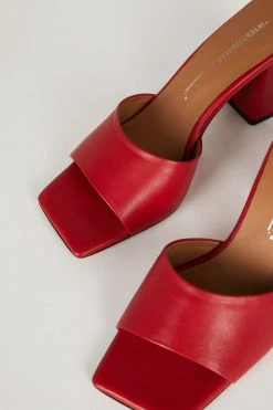 Intentionally Blank HOUSE HEEL Cherry