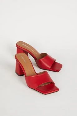 Intentionally Blank HOUSE HEEL Cherry