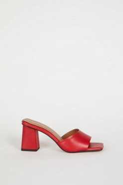 Intentionally Blank HOUSE HEEL Cherry