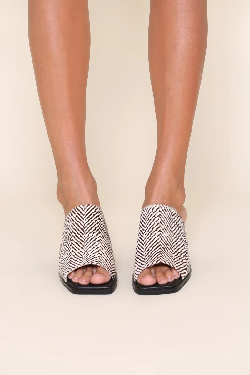 Intentionally Blank IMPLY MULE Ivory SHOES 6 Intentionally Blank IMPLY MULE Ivory SHOES