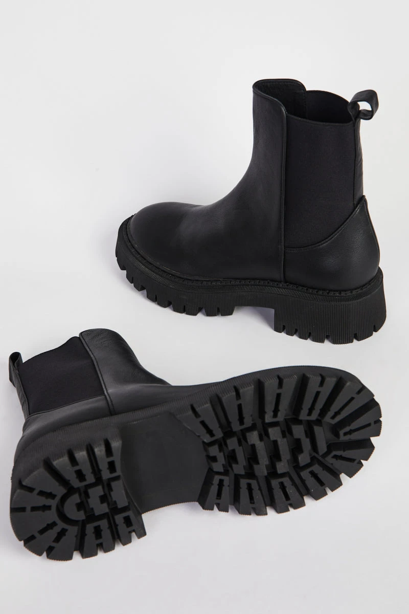 Intentionally Blank GUIDED PULL ON BOOT Black SHOES 5 Intentionally Blank GUIDED PULL ON BOOT Black SHOES