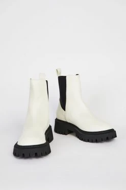 Intentionally Blank SHOES GUIDED PULL ON BOOT White