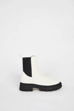 Intentionally Blank SHOES GUIDED PULL ON BOOT White