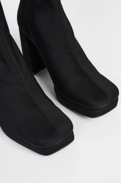 Intentionally Blank SHOES WHO ME 2 HEELED BOOT Black