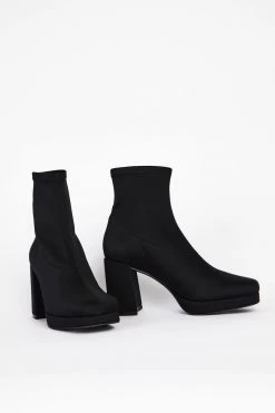 Intentionally Blank SHOES WHO ME 2 HEELED BOOT Black