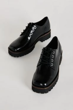Intentionally Blank QUEEN STREET OXFORD Black LOAFERS