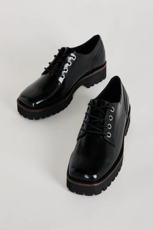 Intentionally Blank QUEEN STREET OXFORD Black LOAFERS