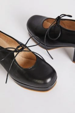 Intentionally Blank SERIF PLATFORM HEEL Black SHOES