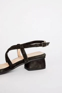 Intentionally Blank HILLTOP SANDAL Black
