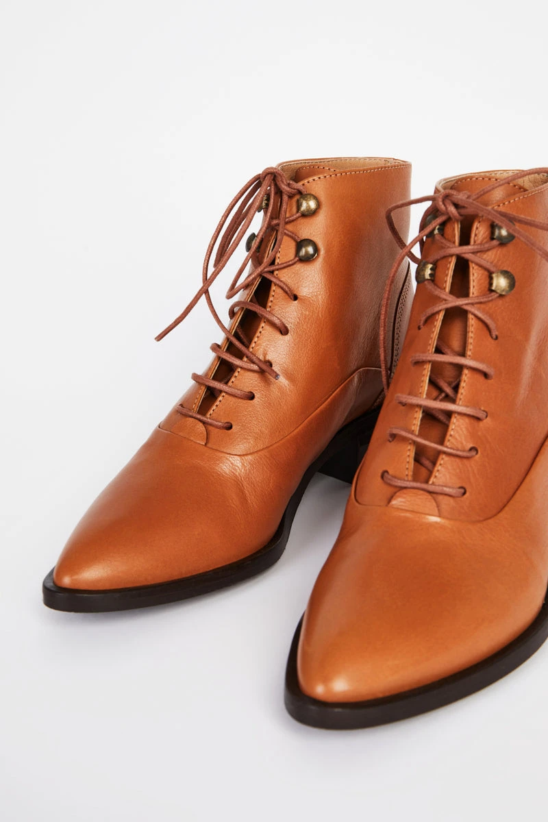 Intentionally Blank WEST LACE UP BOOT Whiskey SHOES 5 Intentionally Blank WEST LACE UP BOOT Whiskey SHOES