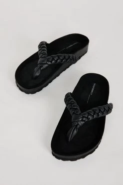 Intentionally Blank KATA SANDAL Black