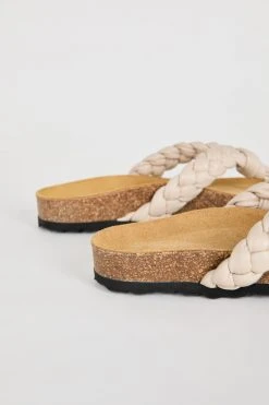 Intentionally Blank NEW SHOES KATA SANDAL Clouds 12 Intentionally Blank NEW SHOES KATA SANDAL Clouds