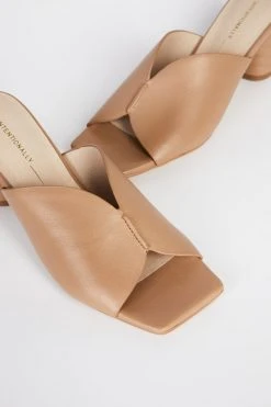 Intentionally Blank SHOES KAMIKA HEEL Clay