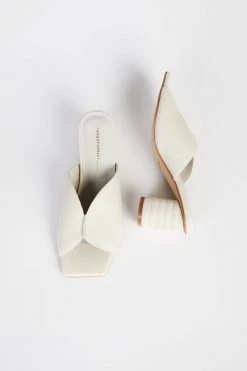 Intentionally Blank KAMIKA HEEL Cream SHOES