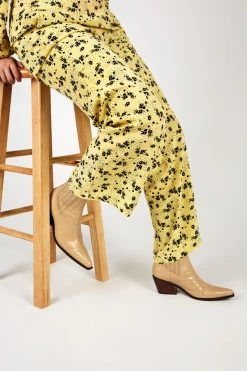 Intentionally Blank HILLARY HEELED BOOT Ojai