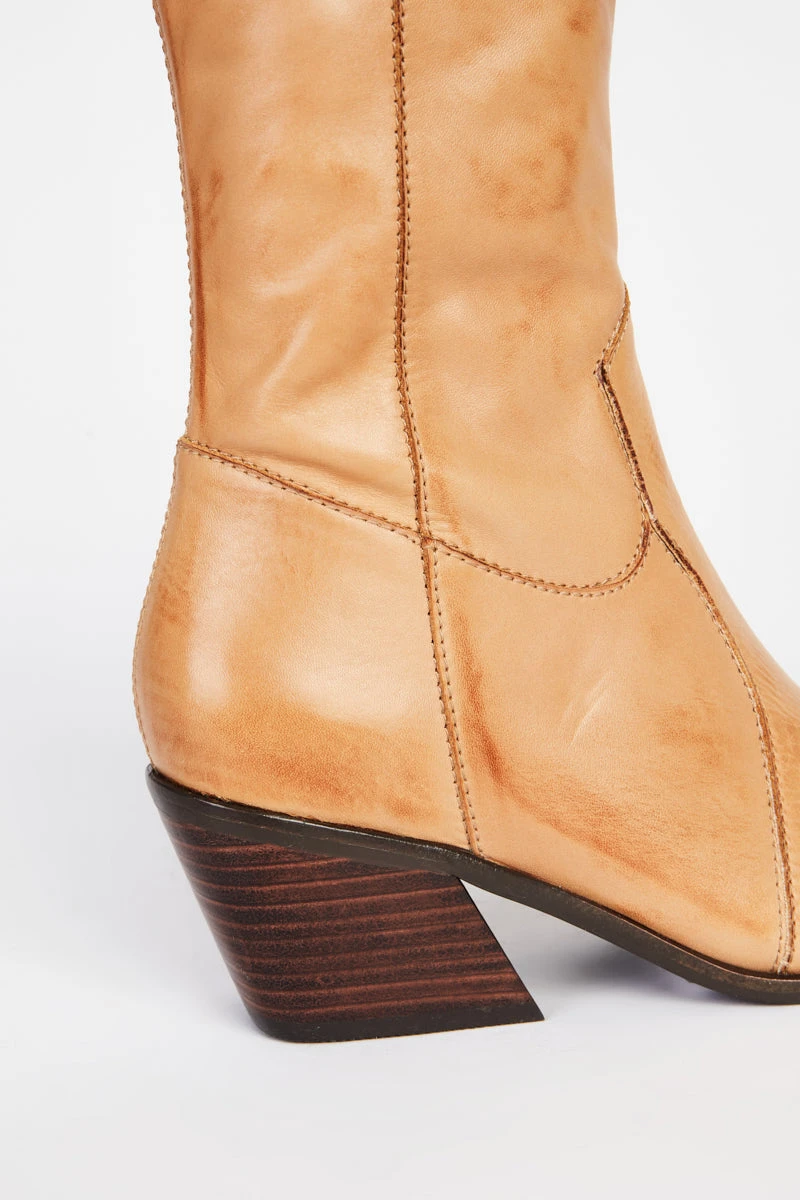 Intentionally Blank MATTIE HEELED BOOT Tan 7 Intentionally Blank MATTIE HEELED BOOT Tan