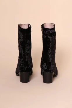 Intentionally Blank SHOES Hype BOOT Black Velvet