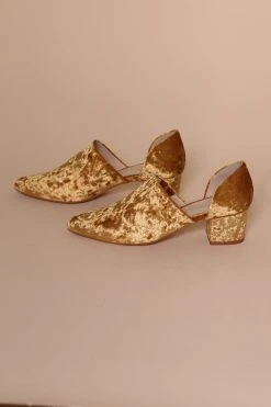 Intentionally Blank PERF-HI HEEL Gold Velvet