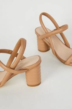 Intentionally Blank NEW SHOES KIFTON HEEL Clay