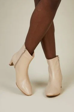 Intentionally Blank LAS HEELED BOOT Clouds SHOES
